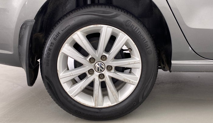 2013 Volkswagen Vento HIGHLINE PETROL AT, Petrol, Automatic, 43,531 km, Right Rear Wheel