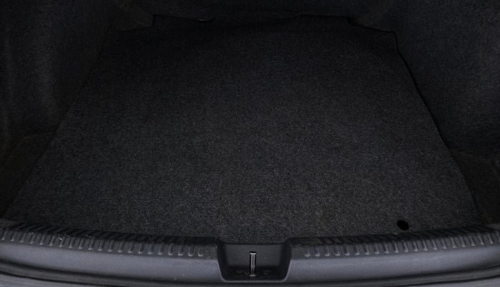 2013 Volkswagen Vento HIGHLINE PETROL AT, Petrol, Automatic, 43,531 km, Boot Inside