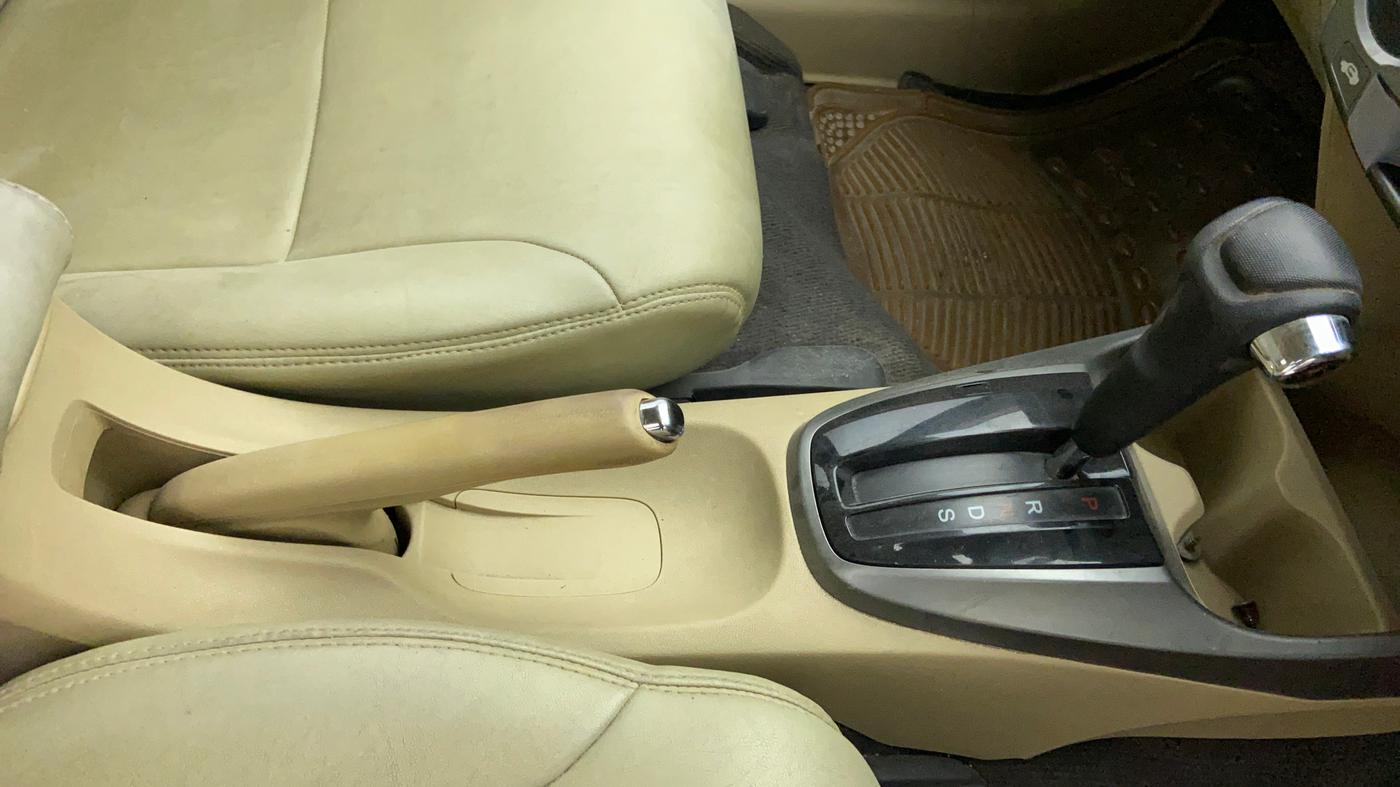 2012 Honda City V AT, Petrol, Automatic, 56,992 km, Gear Lever