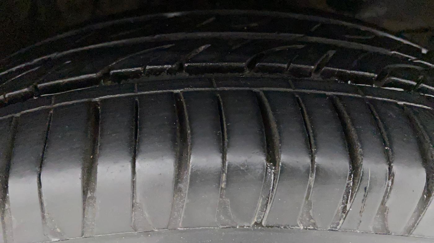 2012 Honda City V AT, Petrol, Automatic, 56,992 km, Right Front Tyre Tread