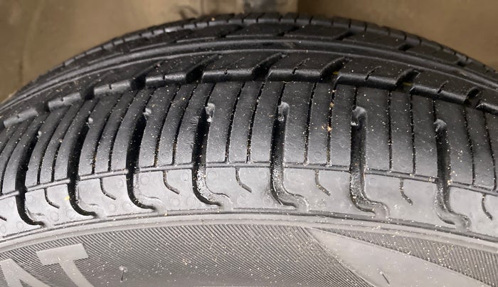 2018 Maruti Wagon R 1.0 VXI PLUS AMT, Petrol, Automatic, 58,092 km, Right Front Tyre Tread