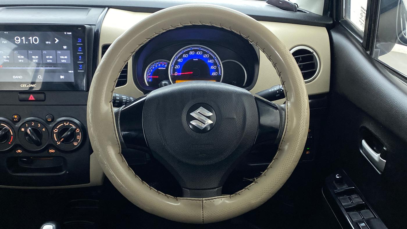2018 Maruti Wagon R 1.0 VXI PLUS AMT, Petrol, Automatic, 58,092 km, Steering Wheel Close Up