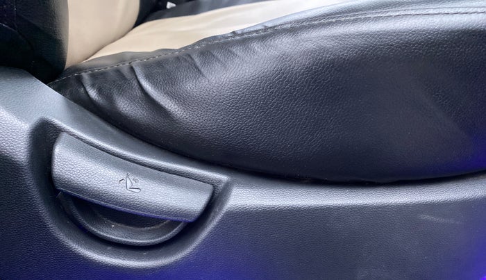 2018 Hyundai Grand i10 SPORTZ 1.2 KAPPA VTVT, Petrol, Manual, 21,060 km, Driver Side Adjustment Panel