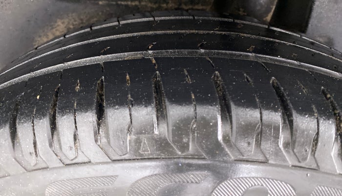 2018 Maruti Dzire ZXI AMT, Petrol, Automatic, 18,105 km, Left Rear Tyre Tread
