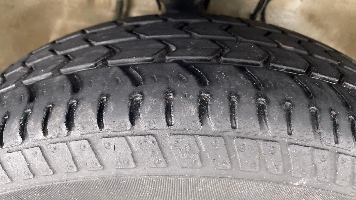 2019 Maruti Alto K10 VXI AMT P, Petrol, Automatic, 21,914 km, Right Front Tyre Tread