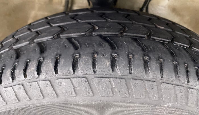 2019 Maruti Alto K10 VXI AMT P, Petrol, Automatic, 21,914 km, Right Front Tyre Tread