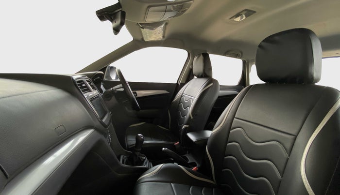 2020 Toyota URBAN CRUISER PREMIUM MT, Petrol, Manual, 19,236 km, Right Side Front Door Cabin