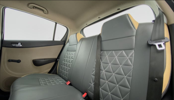 2013 Hyundai i20 ERA 1.2, Petrol, Manual, 43,781 km, Right Side Rear Door Cabin