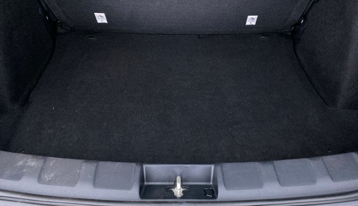 2020 Tata NEXON XMA SUNROOF 1.2 RTN, Petrol, Automatic, 27,499 km, Boot Inside