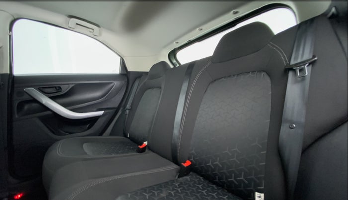 2020 Tata NEXON XMA SUNROOF 1.2 RTN, Petrol, Automatic, 27,499 km, Right Side Rear Door Cabin