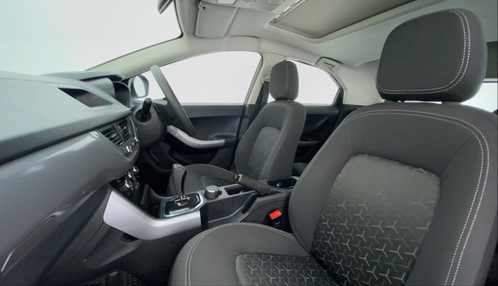 2020 Tata NEXON XMA SUNROOF 1.2 RTN, Petrol, Automatic, 27,499 km, Right Side Front Door Cabin
