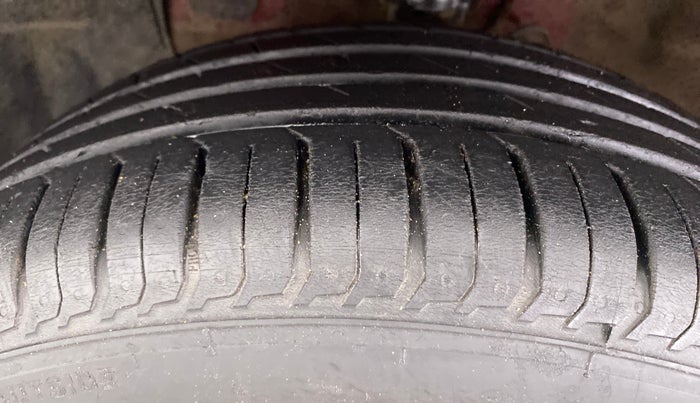 2015 Hyundai Elite i20 ASTA 1.2, Petrol, Manual, 58,501 km, Left Front Tyre Tread
