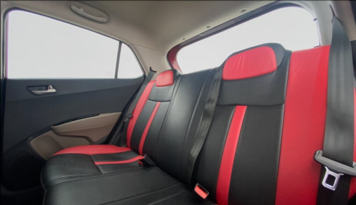2013 Hyundai Grand i10 SPORTZ 1.1 CRDI, Diesel, Manual, 88,117 km, Right Side Rear Door Cabin