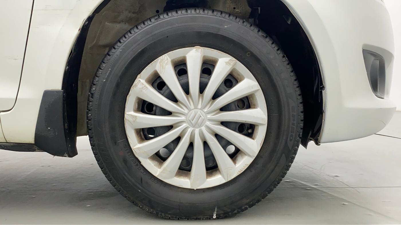 2013 Maruti Swift VXI D, Petrol, Manual, 98,529 km, Right Front Wheel