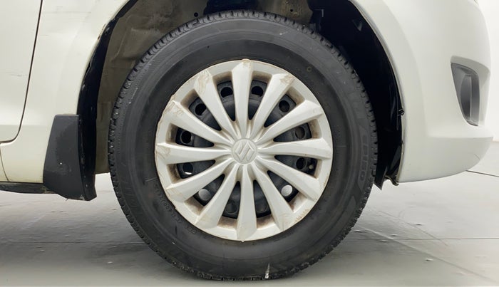 2013 Maruti Swift VXI D, Petrol, Manual, 98,529 km, Right Front Wheel