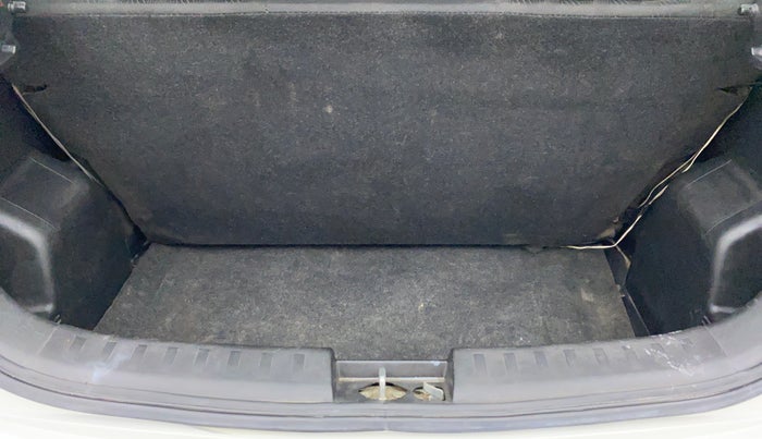 2013 Maruti Swift VXI D, Petrol, Manual, 98,529 km, Boot Inside