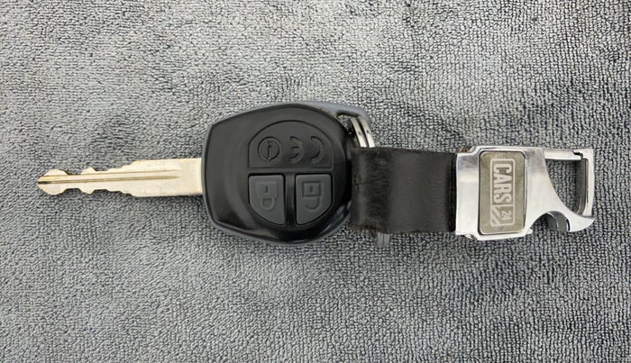 2013 Maruti Swift VXI D, Petrol, Manual, 98,529 km, Key Close Up
