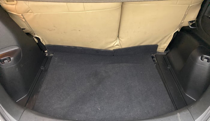 2012 Honda Jazz 1.2 SELECT I VTEC, Petrol, Manual, 43,571 km, Boot Inside