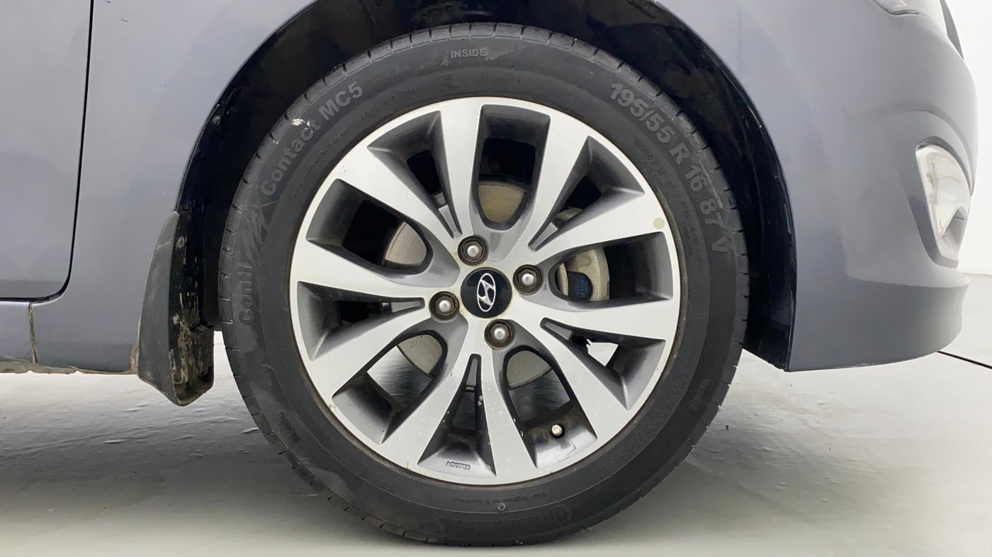 2016 Hyundai Verna FLUIDIC 1.6 VTVT S AT, Petrol, Automatic, 94,196 km, Right Front Wheel
