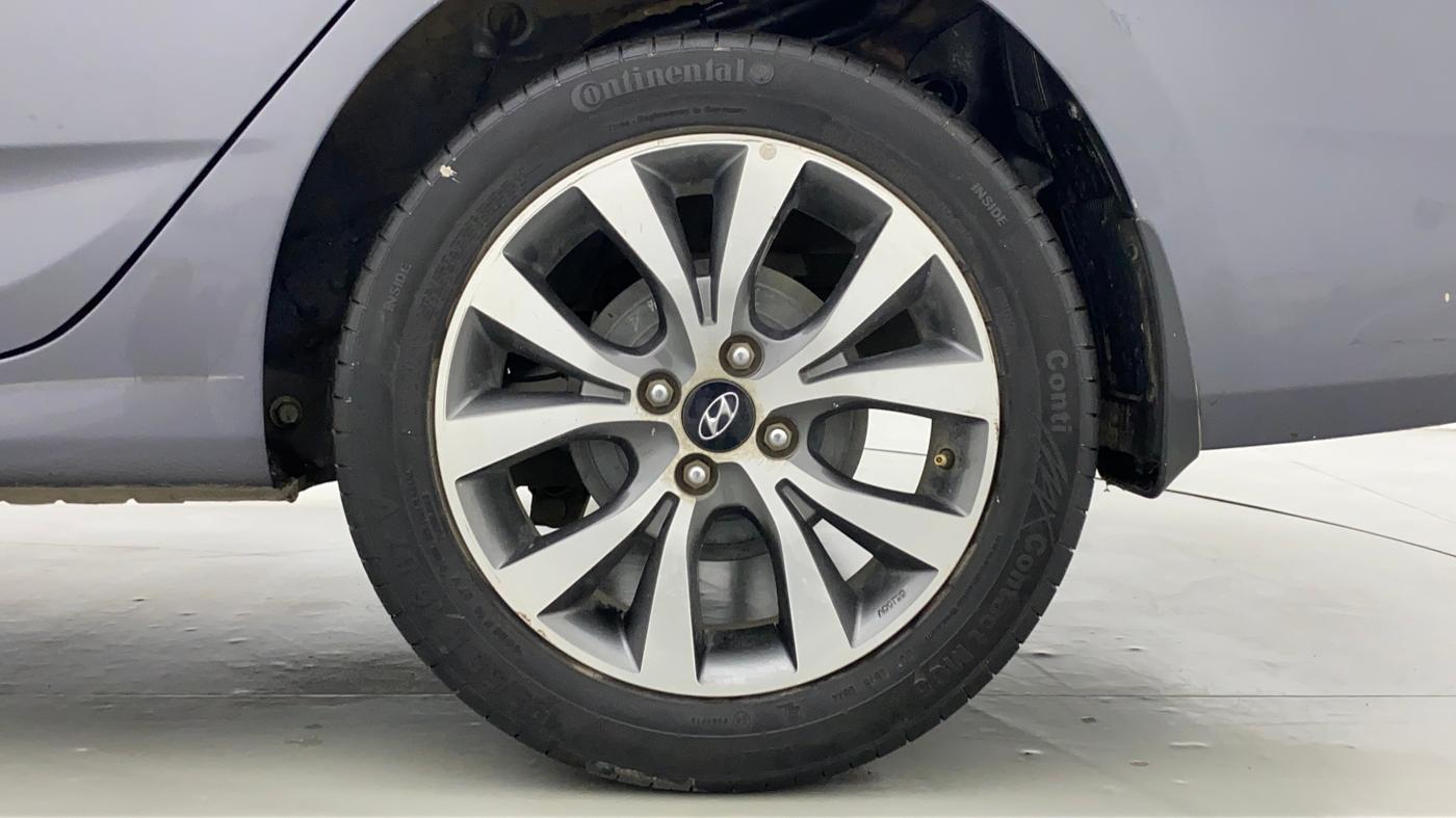 2016 Hyundai Verna FLUIDIC 1.6 VTVT S AT, Petrol, Automatic, 94,196 km, Left Rear Wheel