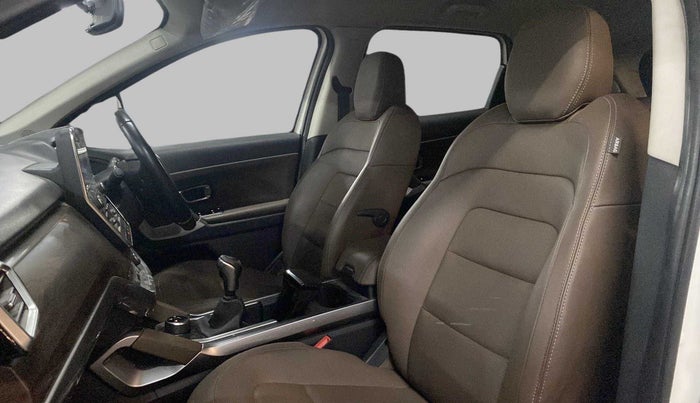 2019 Tata Harrier XZ 2.0L Kryotec, Diesel, Manual, 95,140 km, Right Side Front Door Cabin