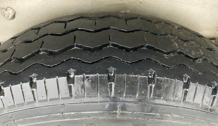 2017 Maruti OMNI E STD, Petrol, Manual, 26,682 km, Left Rear Tyre Tread