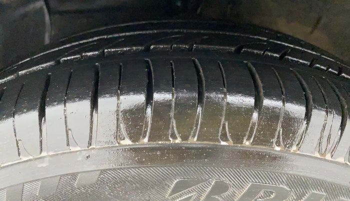 2014 Hyundai Xcent S 1.2 OPT, Petrol, Manual, 49,390 km, Left Front Tyre Tread