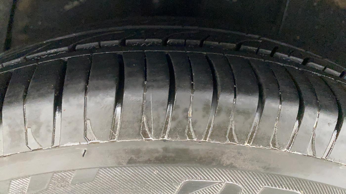 2014 Hyundai Xcent S 1.2 OPT, Petrol, Manual, 49,390 km, Right Rear Tyre Tread