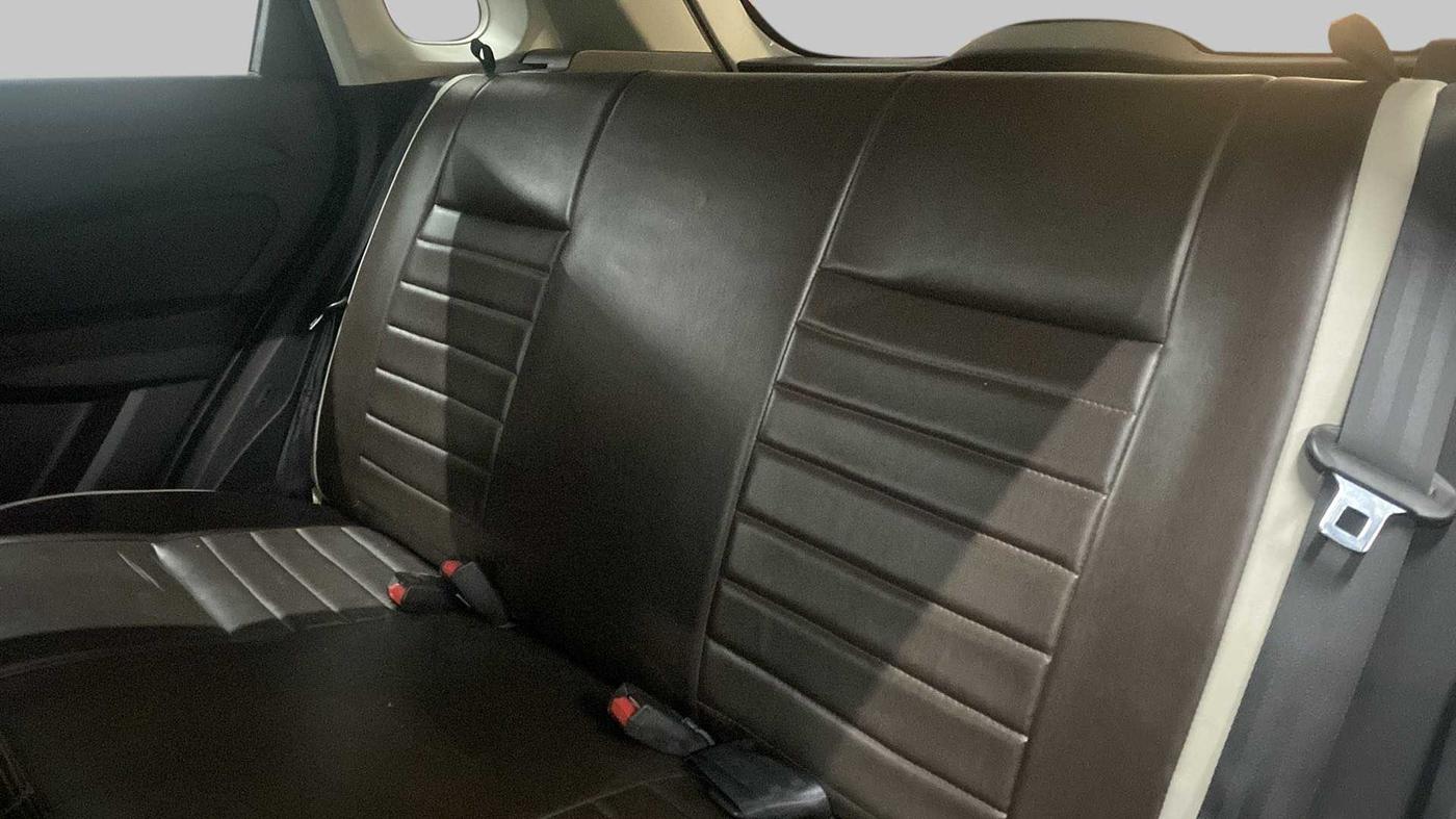 2020 Maruti Vitara Brezza LXI, Petrol, Manual, 40,225 km, Right Side Rear Door Cabin