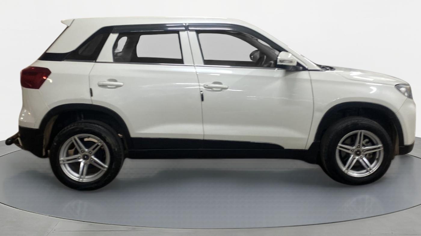 2020 Maruti Vitara Brezza LXI, Petrol, Manual, 40,225 km, Right Side View