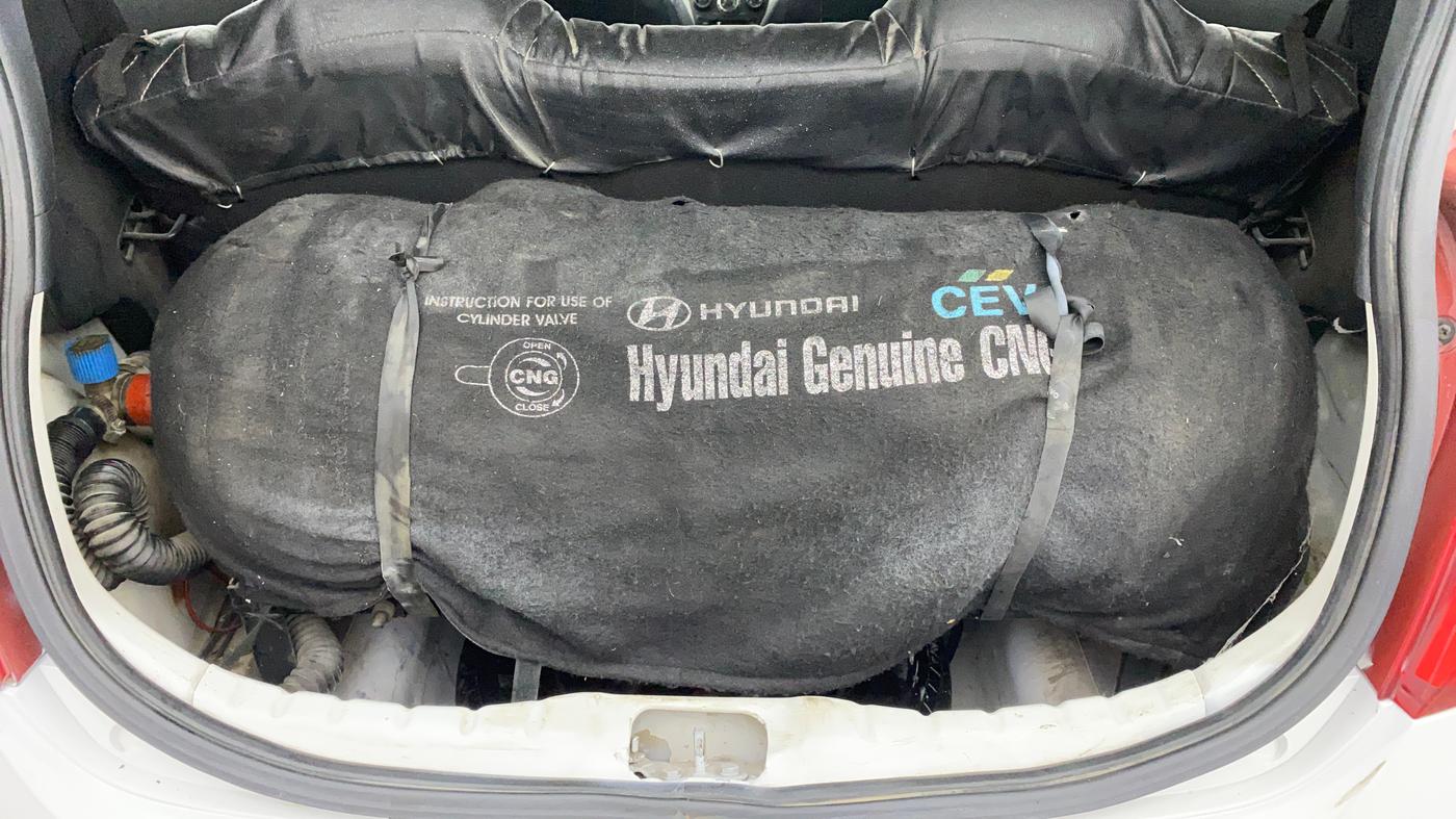 2016 Hyundai Eon ERA +, CNG, Manual, 72,814 km, Boot Inside