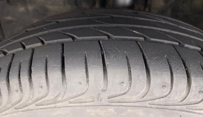 2014 Toyota Etios GD EXCLUSIVE, Diesel, Manual, 45,474 km, Left Front Tyre Tread