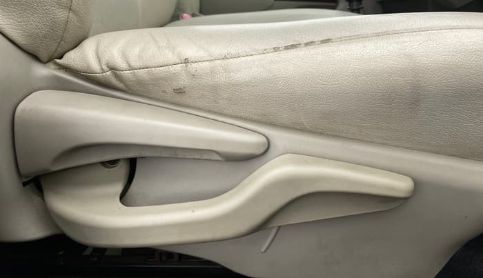 2014 Toyota Etios GD EXCLUSIVE, Diesel, Manual, 45,474 km, Driver Side Adjustment Panel