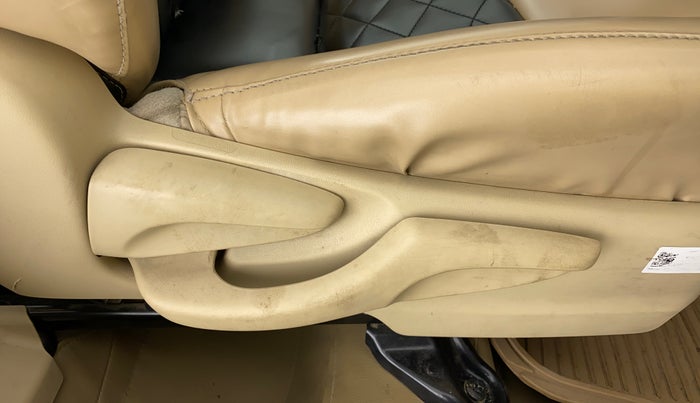 2020 Toyota YARIS G MT, Petrol, Manual, 72,618 km, Driver Side Adjustment Panel