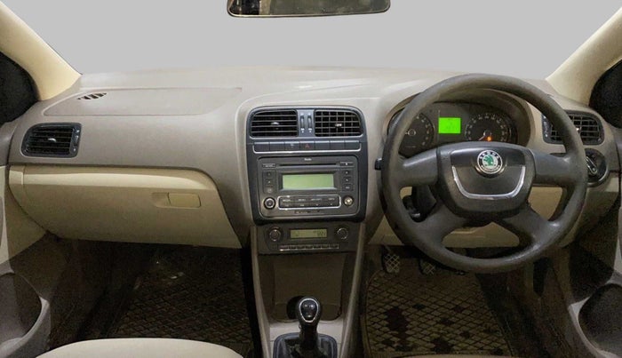 2012 Skoda Rapid ELEGANCE 1.6 TDI MT, Diesel, Manual, 90,920 km, Dashboard