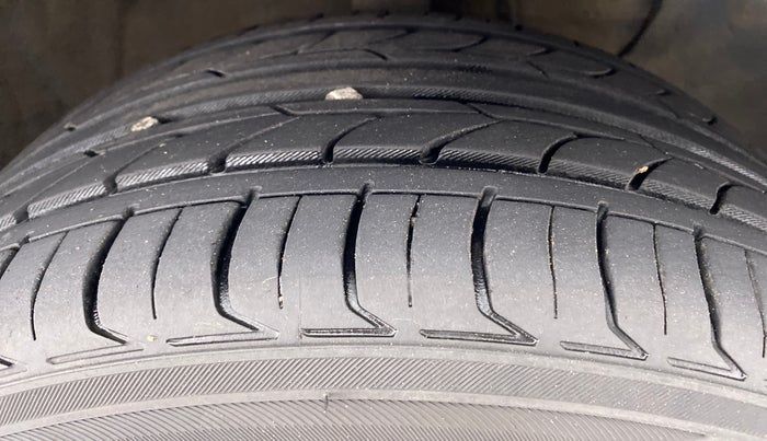 2017 Hyundai Elite i20 Magna Executive Diesel, Diesel, Manual, 63,613 km, Right Front Tyre Tread