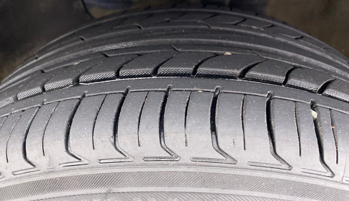 2017 Hyundai Elite i20 Magna Executive Diesel, Diesel, Manual, 63,613 km, Left Front Tyre Tread