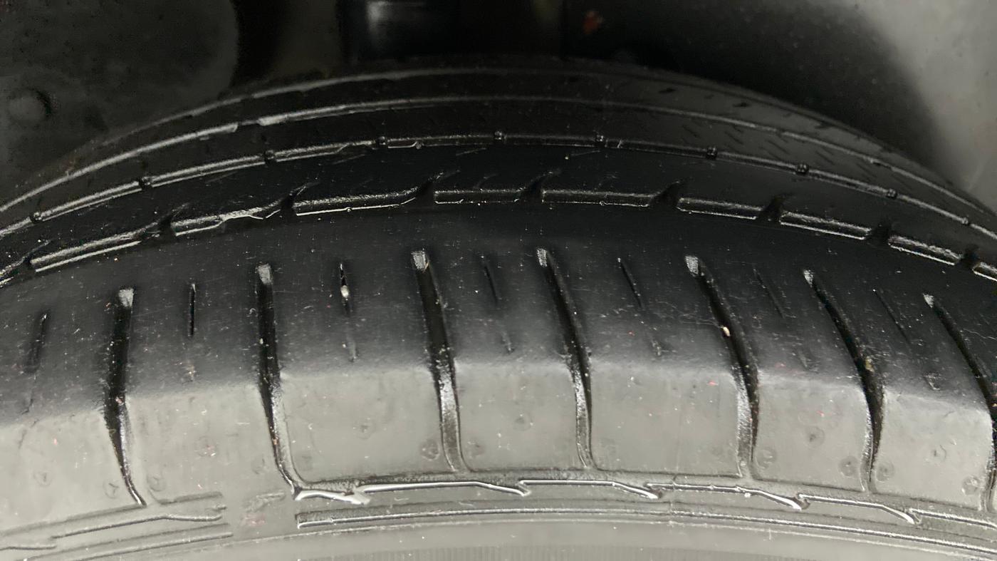2020 Hyundai Creta E, Diesel, Manual, 21,176 km, Right Rear Tyre Tread