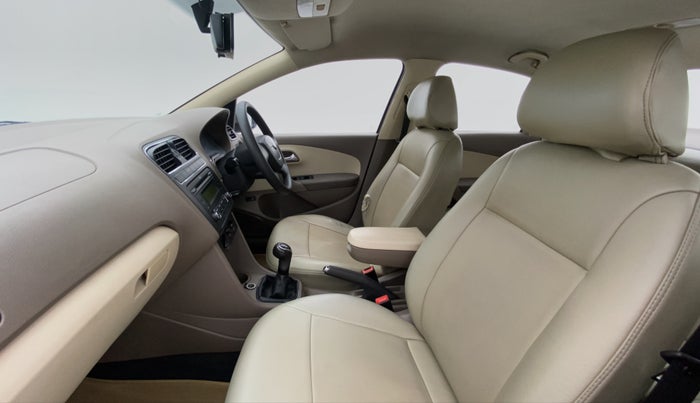 2013 Skoda Rapid 1.6 TDI MT AMBITION PLUS, Diesel, Manual, 82,634 km, Right Side Front Door Cabin