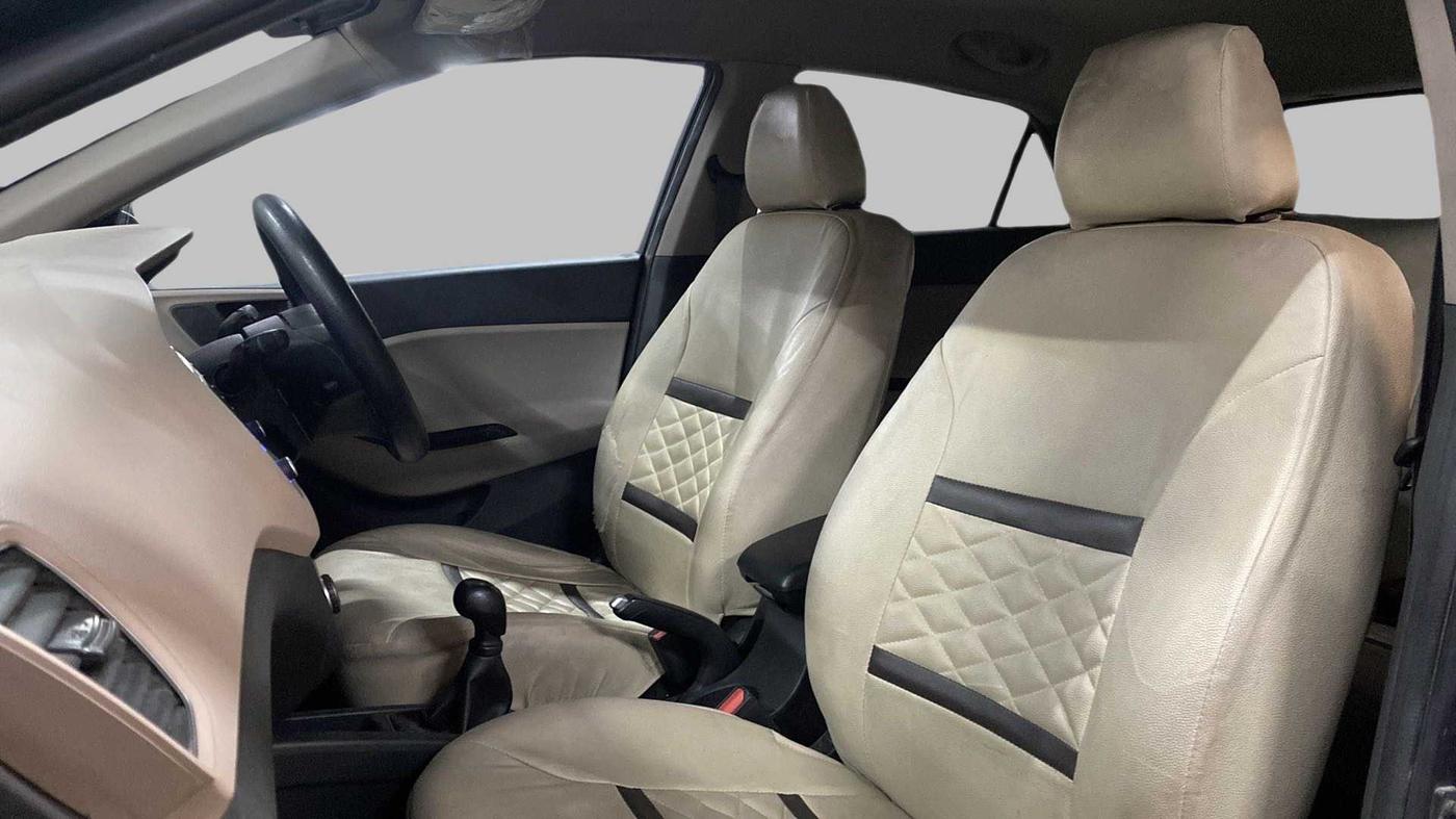 2017 Hyundai Elite i20 ASTA 1.2, Petrol, Manual, 81,307 km, Right Side Front Door Cabin