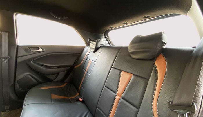2017 Hyundai Elite i20 ASTA 1.2 DUAL TONE, Petrol, Manual, 25,743 km, Right Side Rear Door Cabin