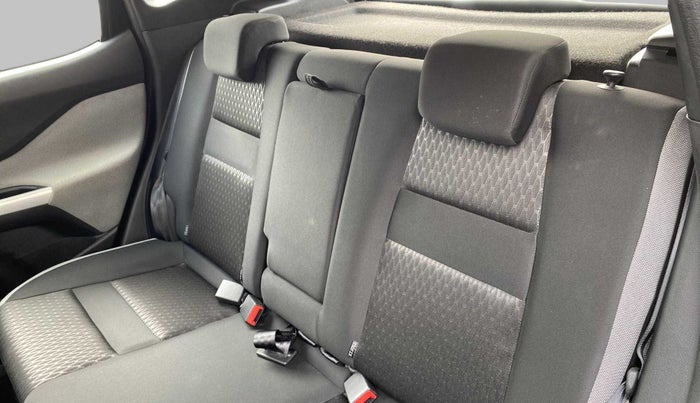 2021 Nissan MAGNITE XV DUAL TONE , Petrol, Manual, 9,138 km, Right Side Rear Door Cabin