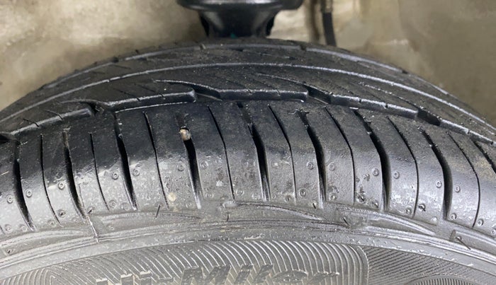 2018 Maruti Alto 800 LXI, Petrol, Manual, 21,170 km, Left Front Tyre Tread
