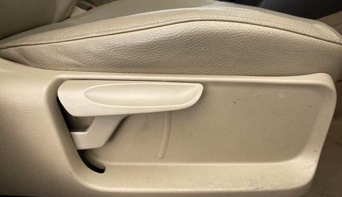2018 Volkswagen Vento HIGHLINE PLUS TDI AT, Diesel, Automatic, 73,713 km, Driver Side Adjustment Panel