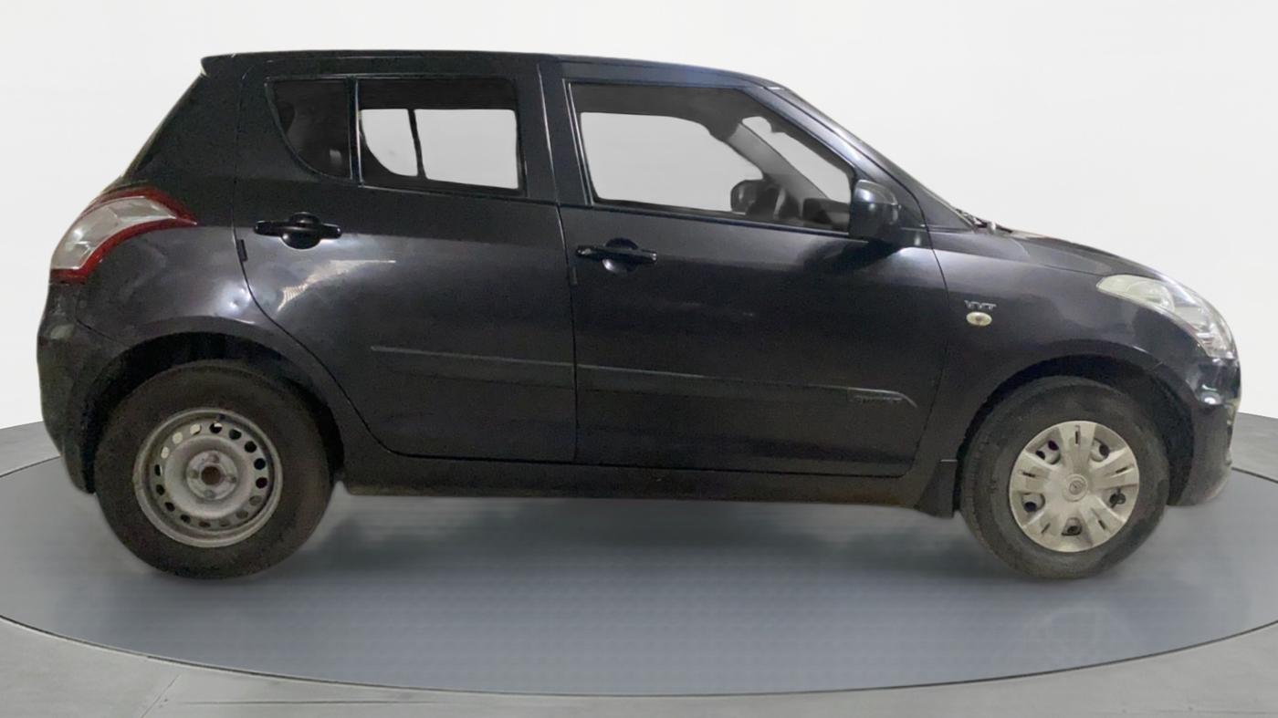 2016 Maruti Swift LXI OPT, Petrol, Manual, 90,868 km, Right Side
