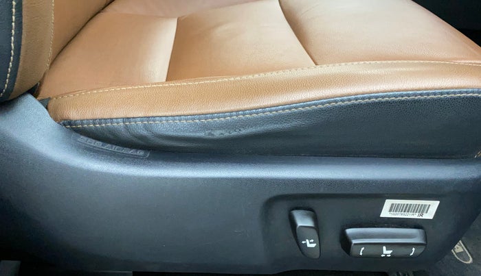 2018 Toyota Innova Crysta 2.8 ZX AT 7 STR, Diesel, Automatic, 42,625 km, Driver Side Adjustment Panel