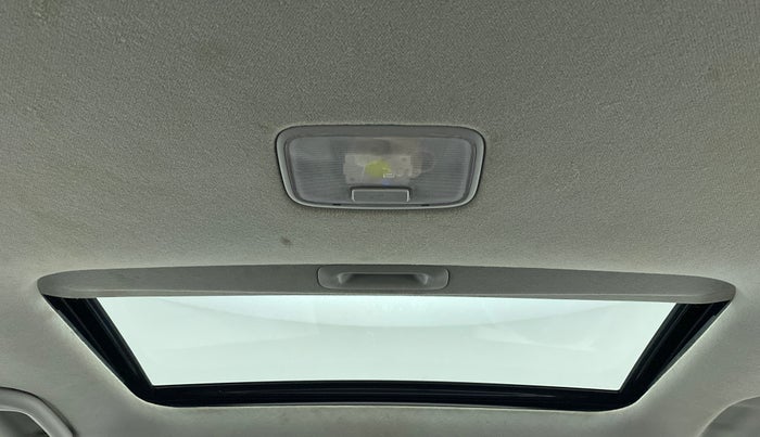 2020 Hyundai NEW I20 ASTA (O) 1.2 MT, Petrol, Manual, 56,317 km, Moonroof/ Sunroof