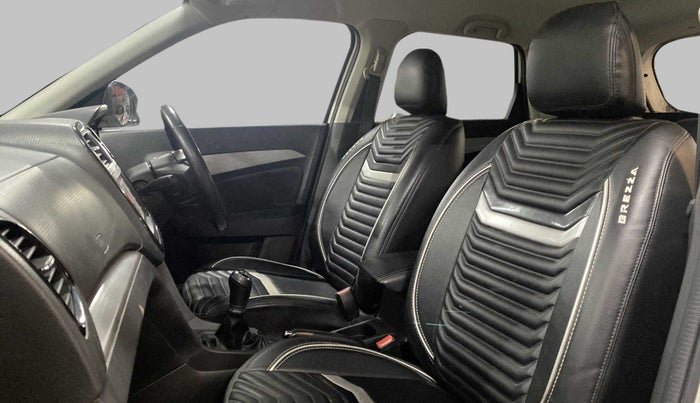2020 Maruti Vitara Brezza ZXI +, Petrol, Manual, 52,498 km, Right Side Front Door Cabin
