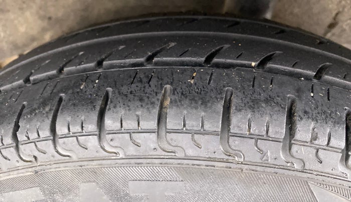 2018 Renault Kwid 1.0 RXT Opt, Petrol, Manual, 34,126 km, Left Rear Tyre Tread