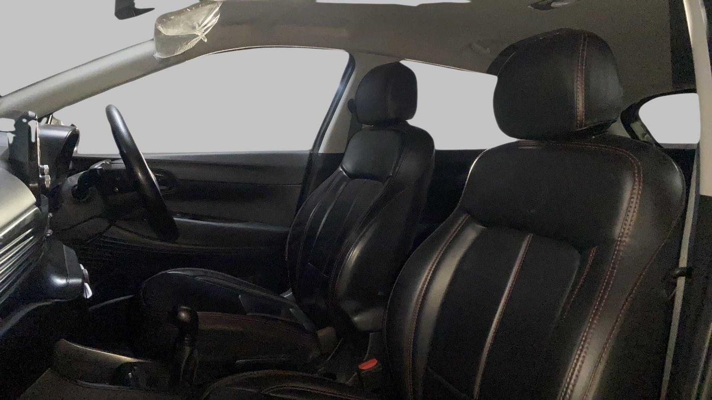 2021 Hyundai NEW I20 SPORTZ 1.2 MT, Petrol, Manual, 19,880 km, Right Side Front Door Cabin